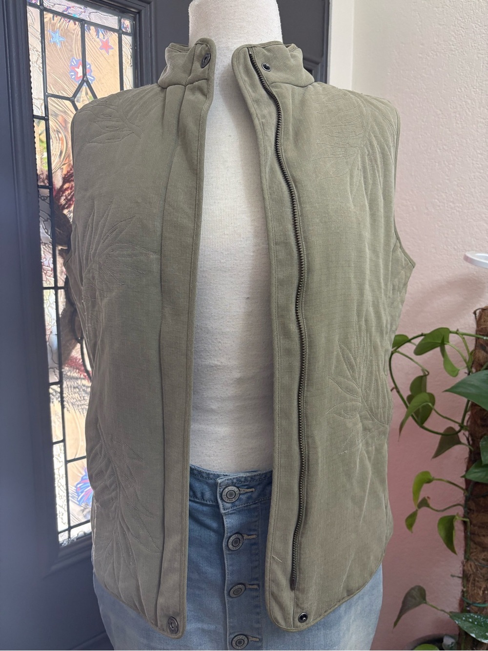 Tommy Bahama Silk Olive Green Quilted Zipper Snap Button Vest - Picture 5 of 11